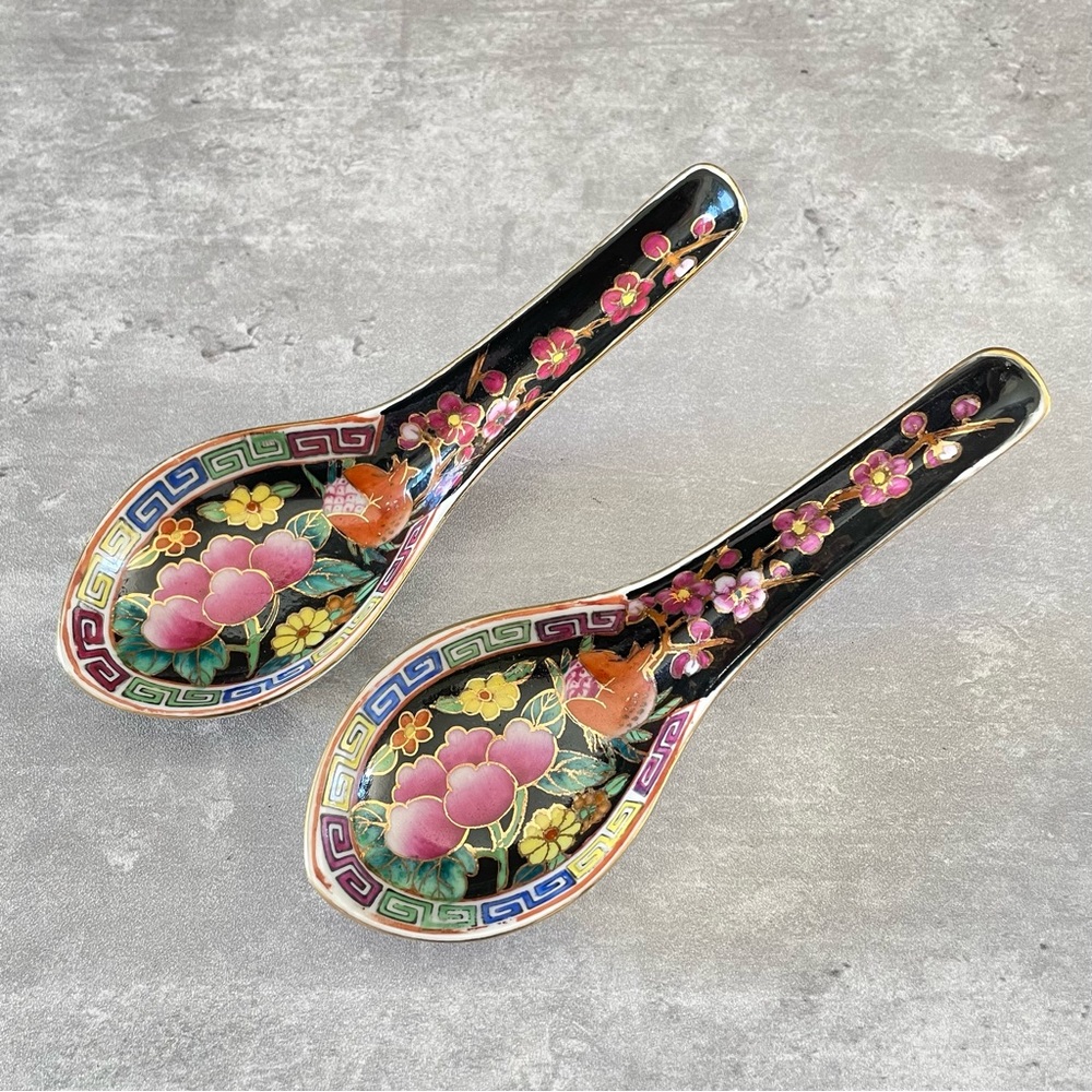 Vtg Chinese Porcelain Hand Painted Famille Noire Soup Spoon Set 6 Shancai c1960